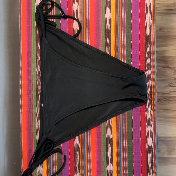 Aerie large L black string cheeky bikini bottom gently used like new - Picture 1 of 4